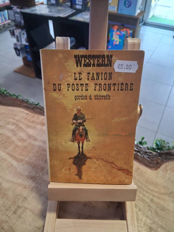 Western - Le Fanion Du Poste Frontiere Livre
