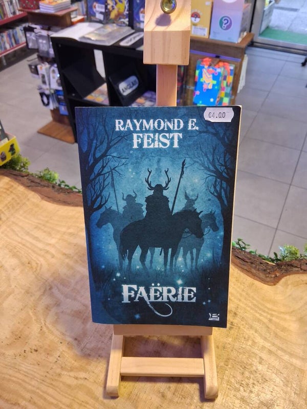 Raymond E. Feist - Faerie Livre