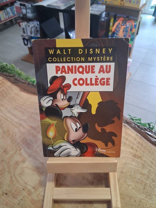 Walt Disney Panique Au College Livre