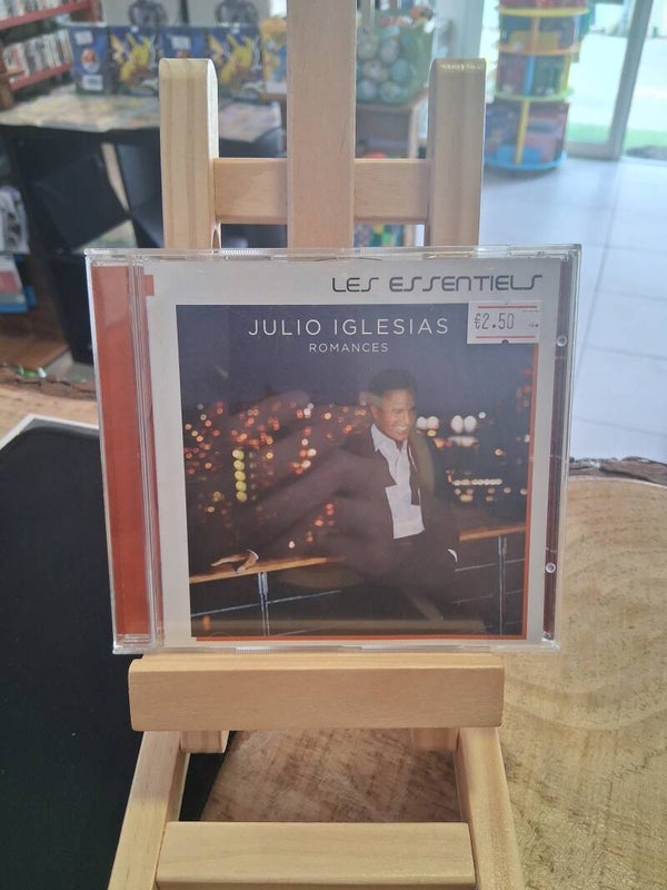 Julio Iglesias : Romances Les Essentiels CD