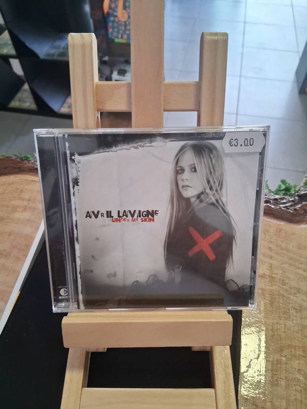 Avril Lavigne - Under My Skin CD