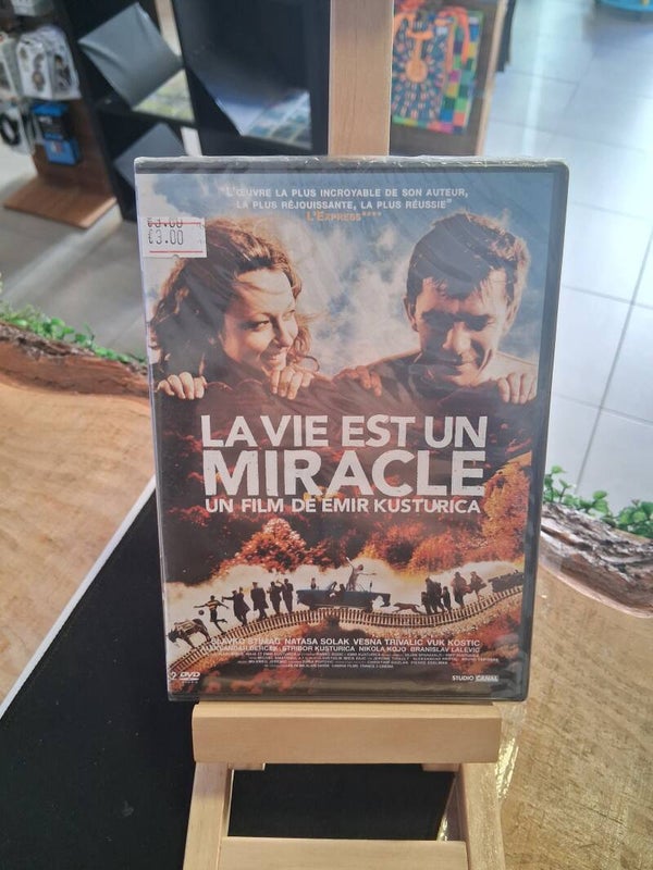 La Vie Est Un Miracle Neuf DVD