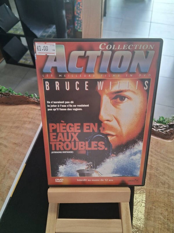 Piege En Eaux Troubles DVD