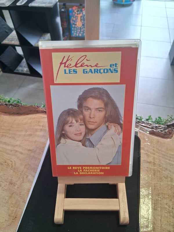 Helene Et Les Garçons VHS