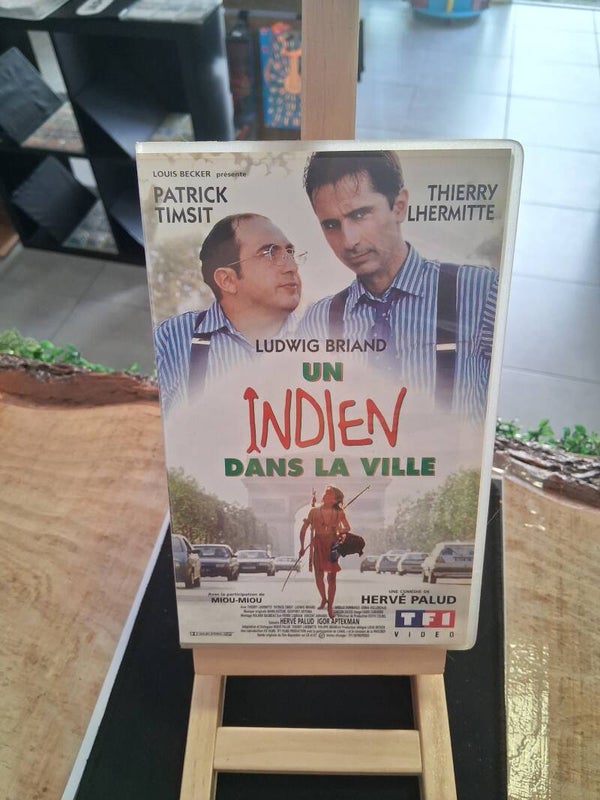Un Indien Dans La Ville VHS