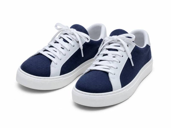 Sneakers in jeans
