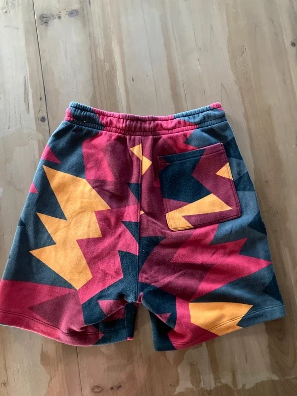 Short Jordan Jumpman multicolore rouge/noir/jaune – taille XS adulte - Etat satisfaisant