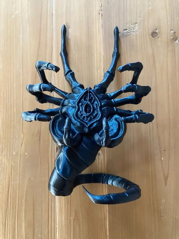 Support téléphone Facehugger Alien 20 cm – Impression 3D résine