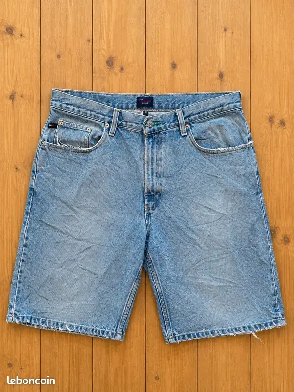 Short en jean Tommy Jeans bleu clair – Taille 34 – Bon état