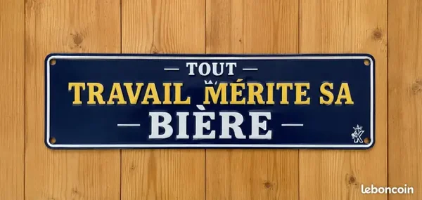 Grande Plaque Métal Vintage « Tout Travail Mérite Sa Bière » – 40 x 10 cm