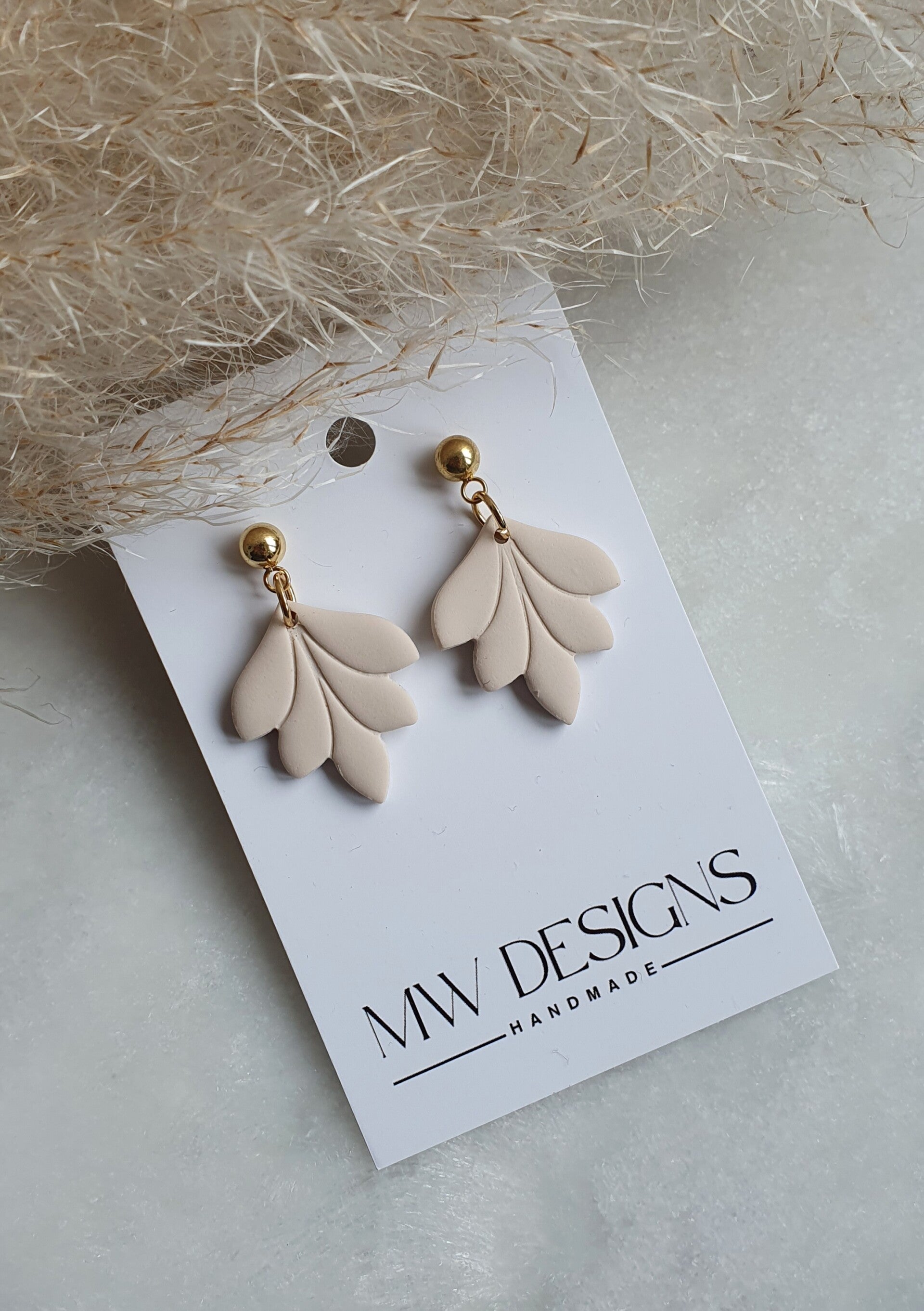 Beige 16