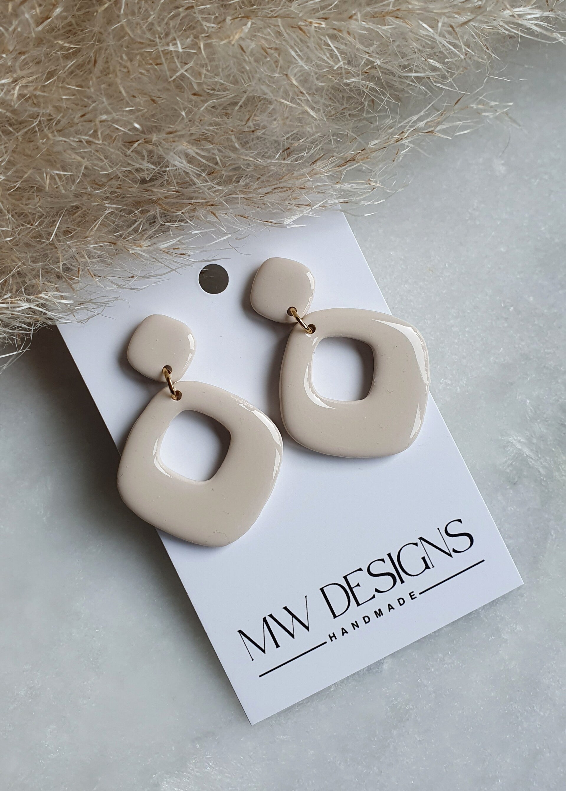 Beige 3