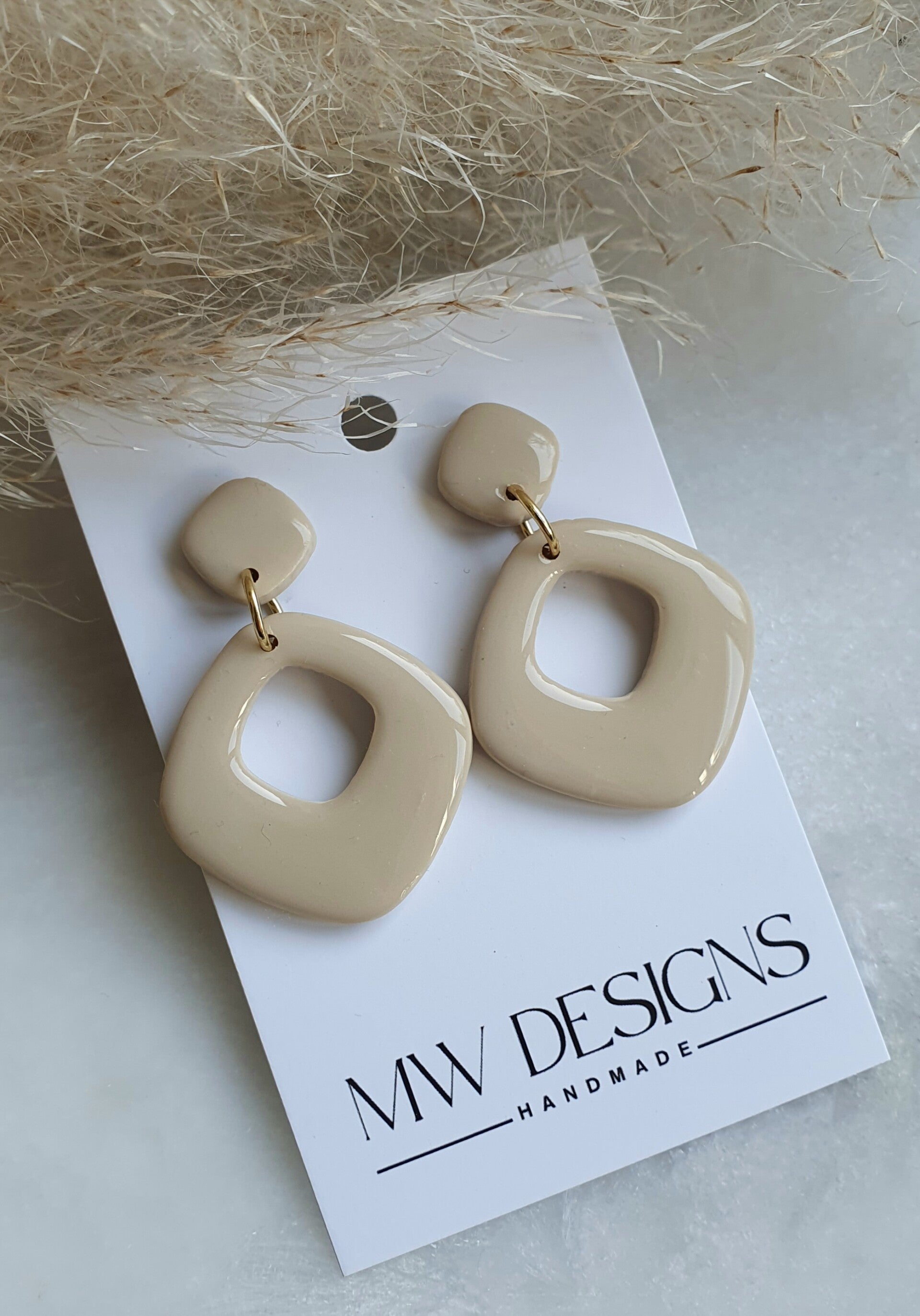 Beige 48