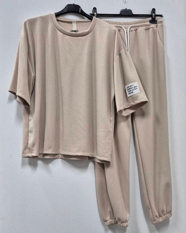 Perfect set kort smalle broek beige