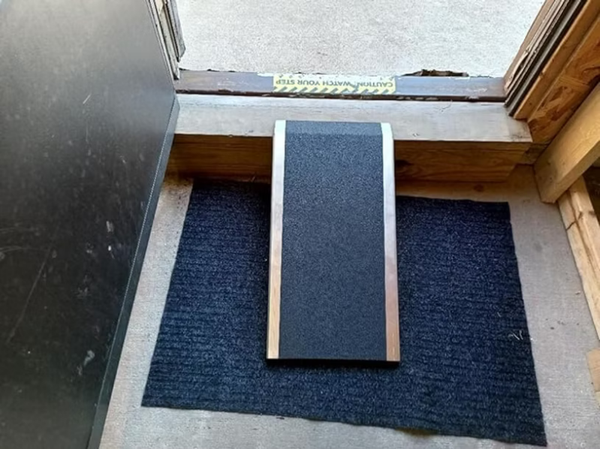 Aluminum Pet Dog Cat Ramp with 1 Inch Side Bend Under