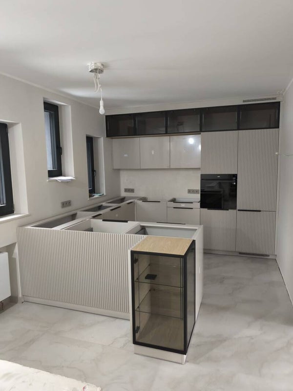 Custom Kitchen's