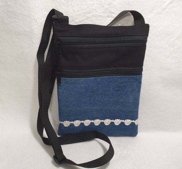 Kännykkälaukku iso ruusupitsi raita