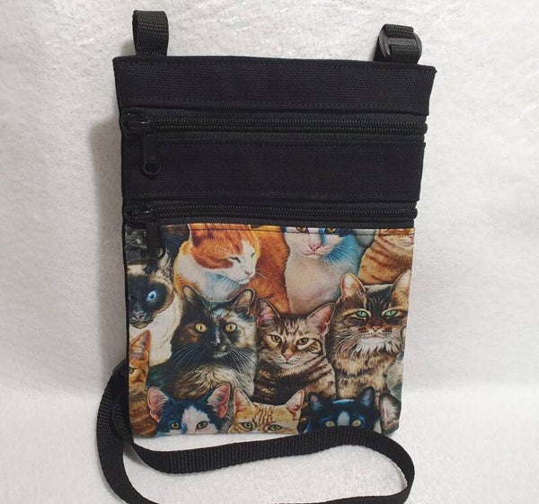 Kännykkälaukku iso kissat