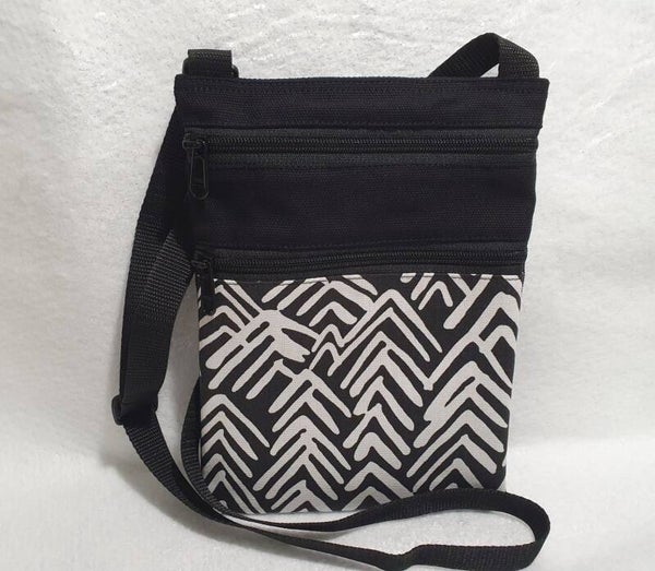 Kännykkälaukku iso kuuset