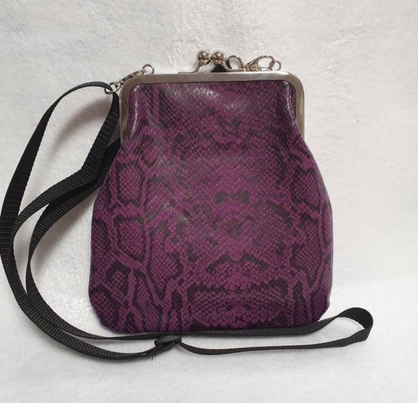 Kukkarolaukku 15 keinonahka