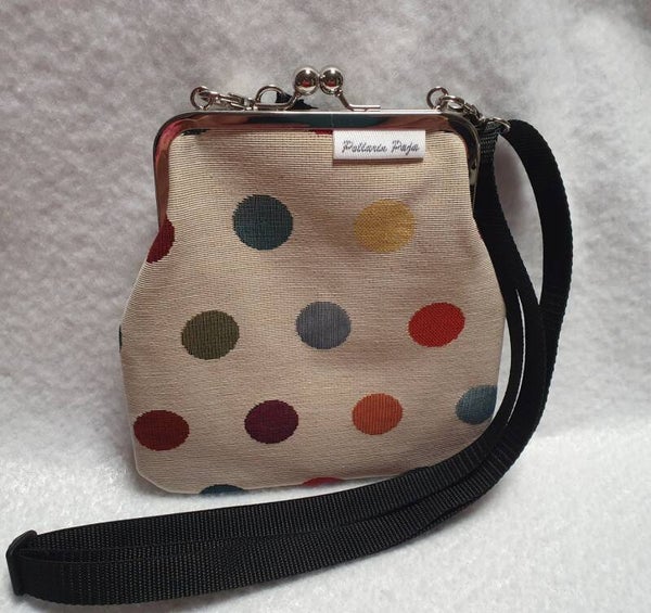 Kukkarolaukku 15 gobeliini pallot