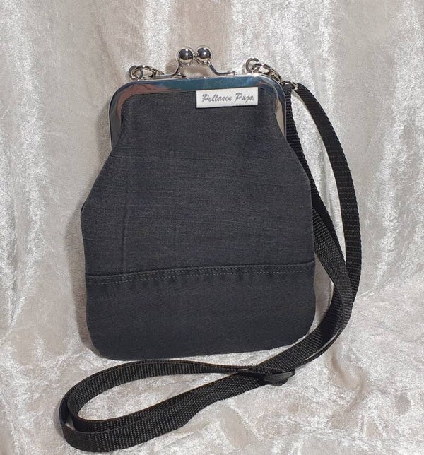 Kukkarolaukku 12 musta farkku