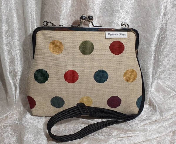 Kukkarolaukku 21 gobeliini pallot