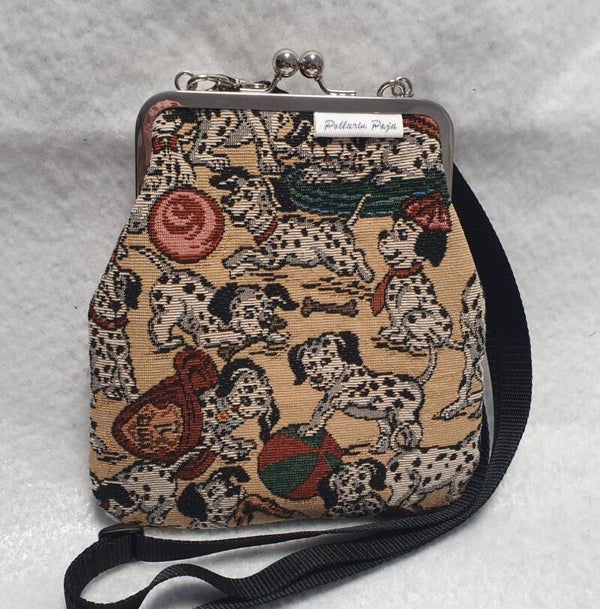 kukkarolaukku 15 dalmatialaiset