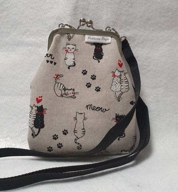 Kukkarolaukku 12 love cats