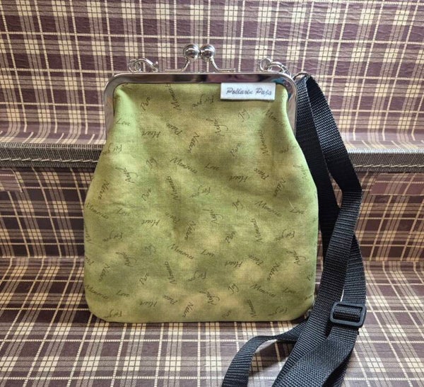 Kukkarolaukku 15 sanat