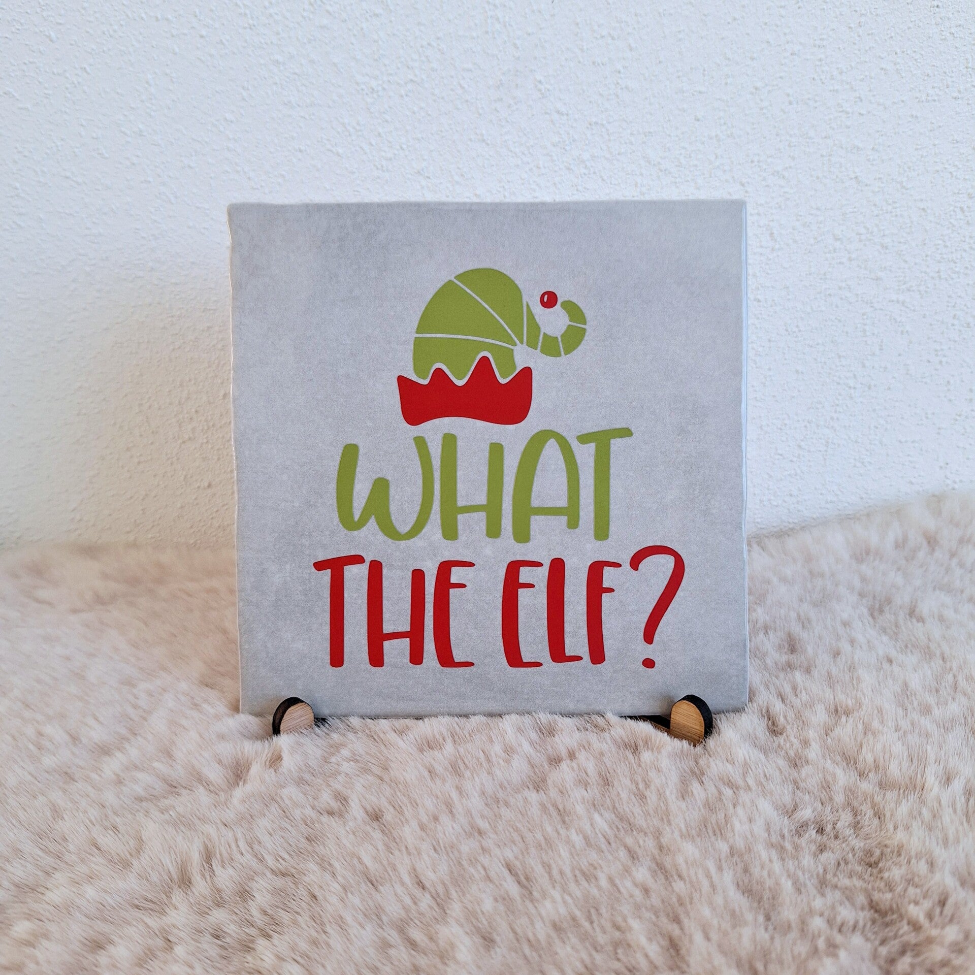 Tegeltje - What the elf?