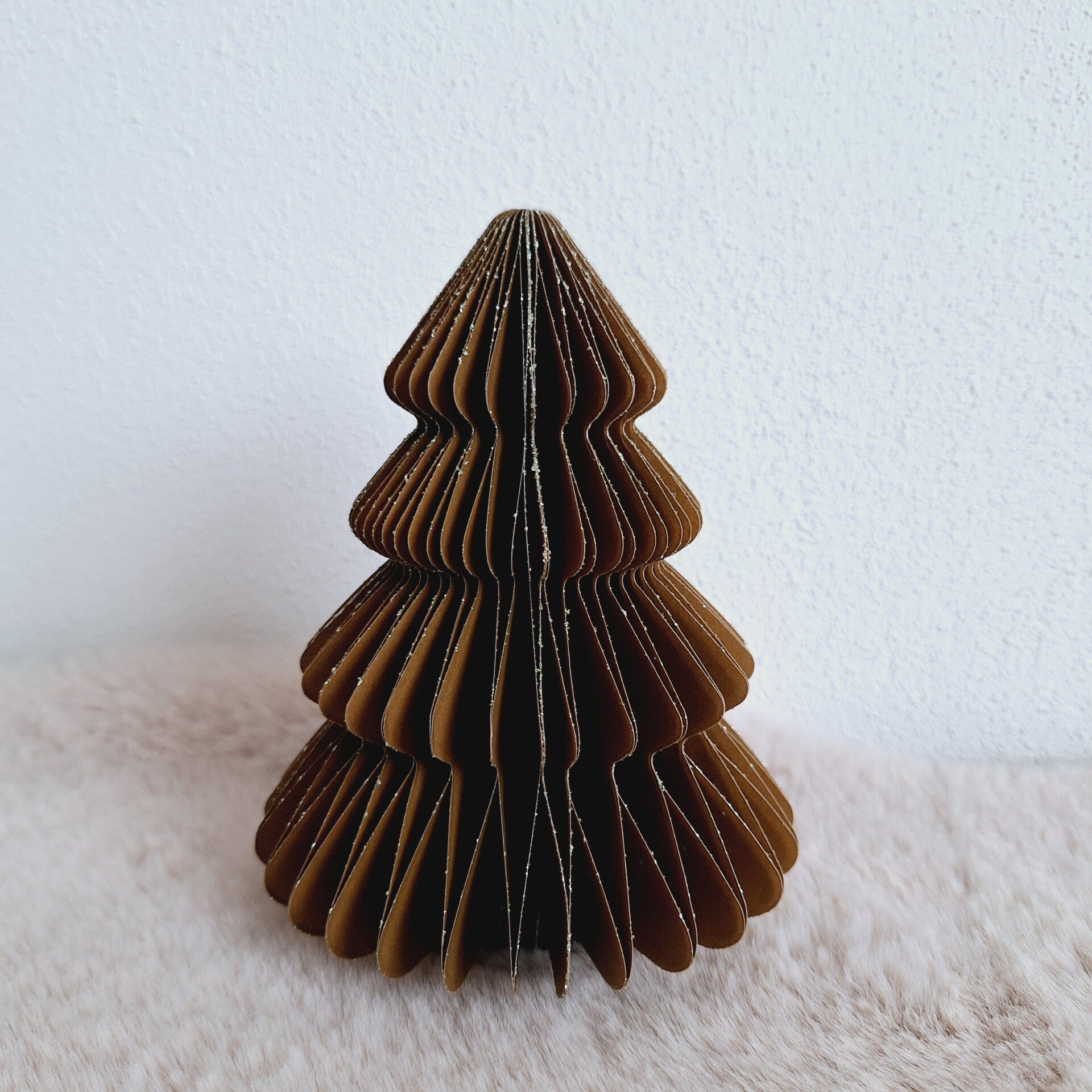 Papieren kerstboom - Bruin met glitter