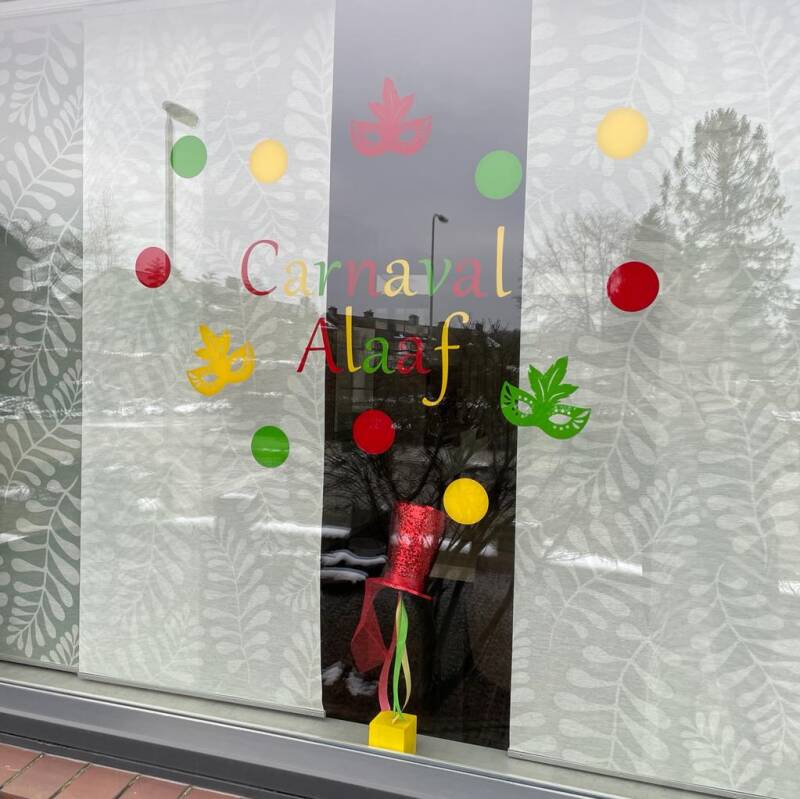 Raamsticker met plaatsnaam - Maskers