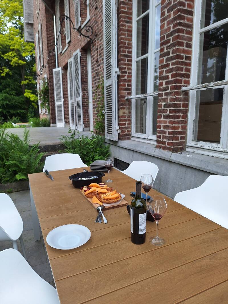 terras, gezellig tafelen, rust, ontspanning, aan de maas, 