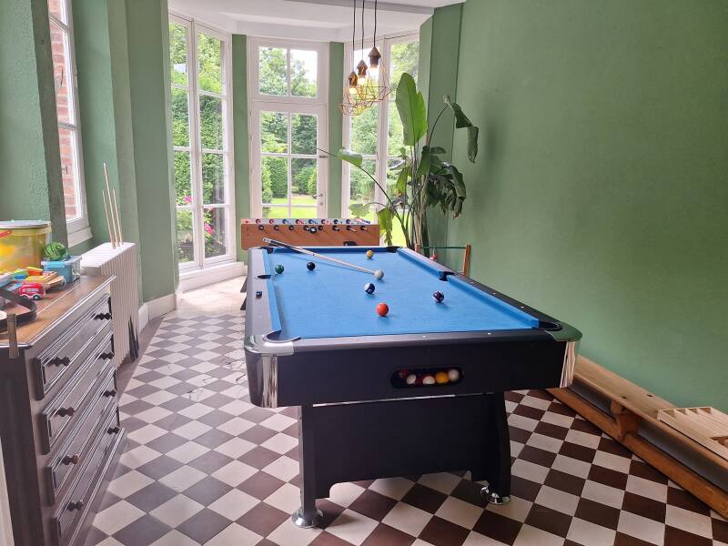 Speelkamer, snooker, kicker, darts