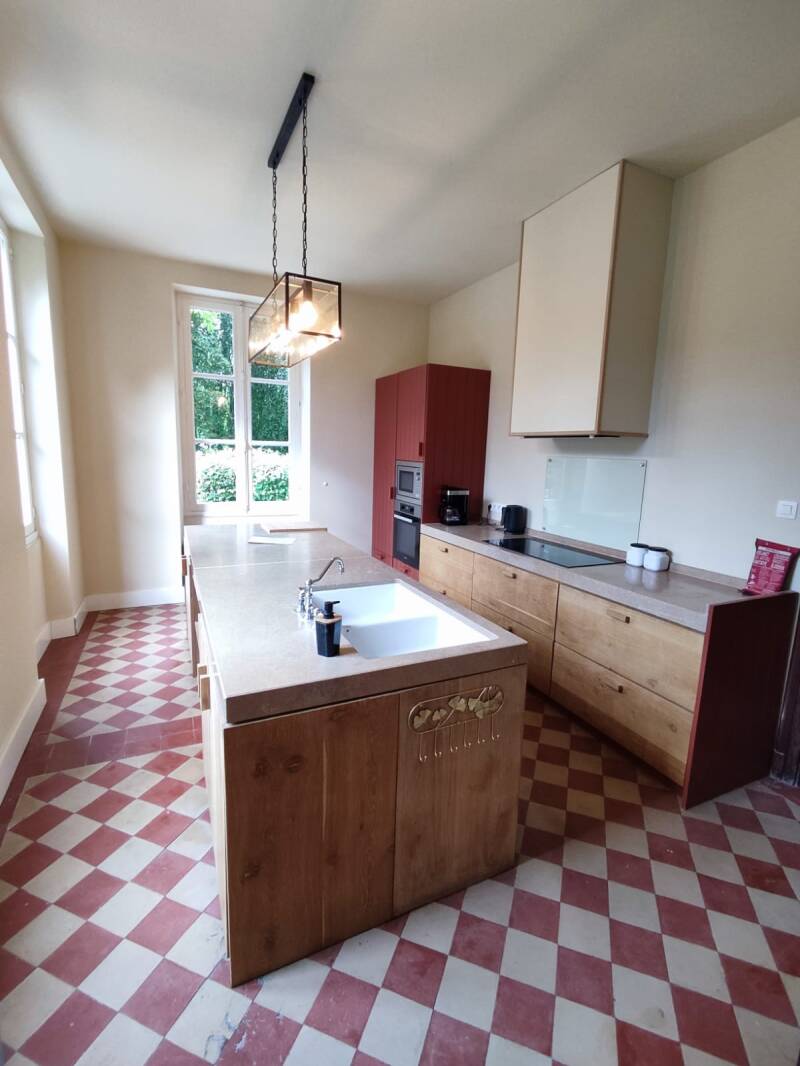 Keuken, originele vloer 1850, dambord, volledig uitgerust 