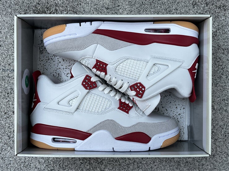 Jordan 4 Retro SP 'Varsity Red' Friends & Family
