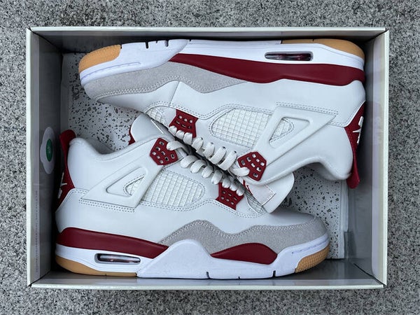 Jordan 4 Retro SP 'Varsity Red' Friends & Family
