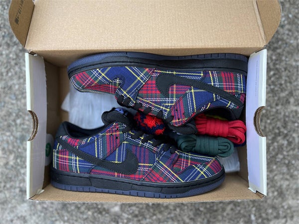 Nike Dunk "Nardwuar"
