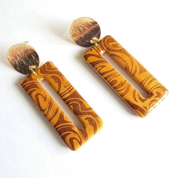 Handgemaakte oorbellen goud bruin - Golden Swirl