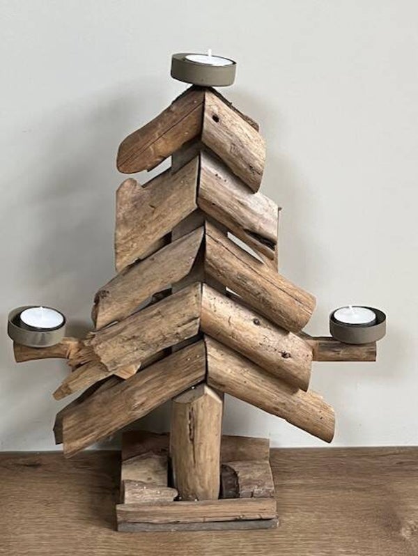 Houten kerstboom met kaarsenhouder in twee maten