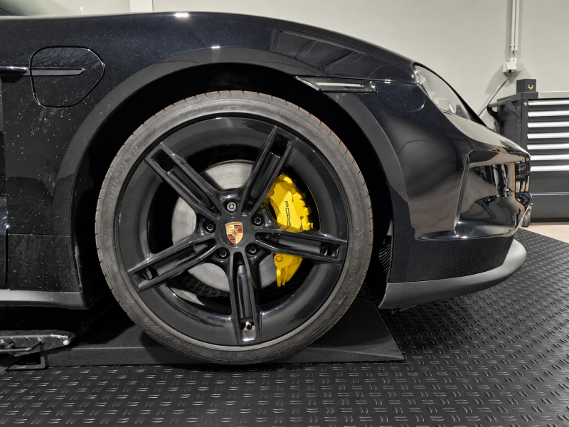 porsche-taycan-4s-7-standard.png