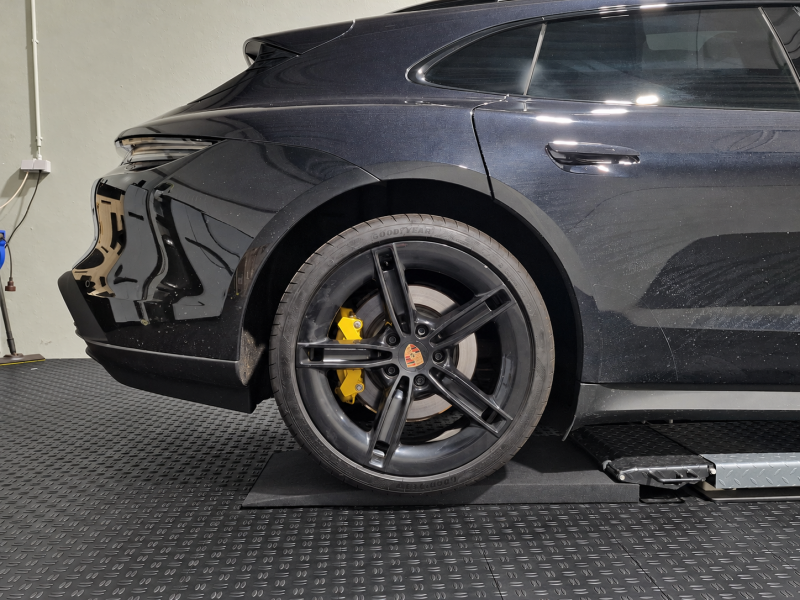 porsche-taycan-4s-8-standard.png