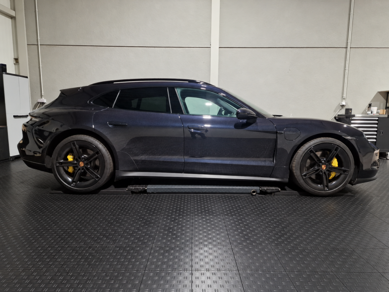 porsche-taycan-4s-9-standard.png