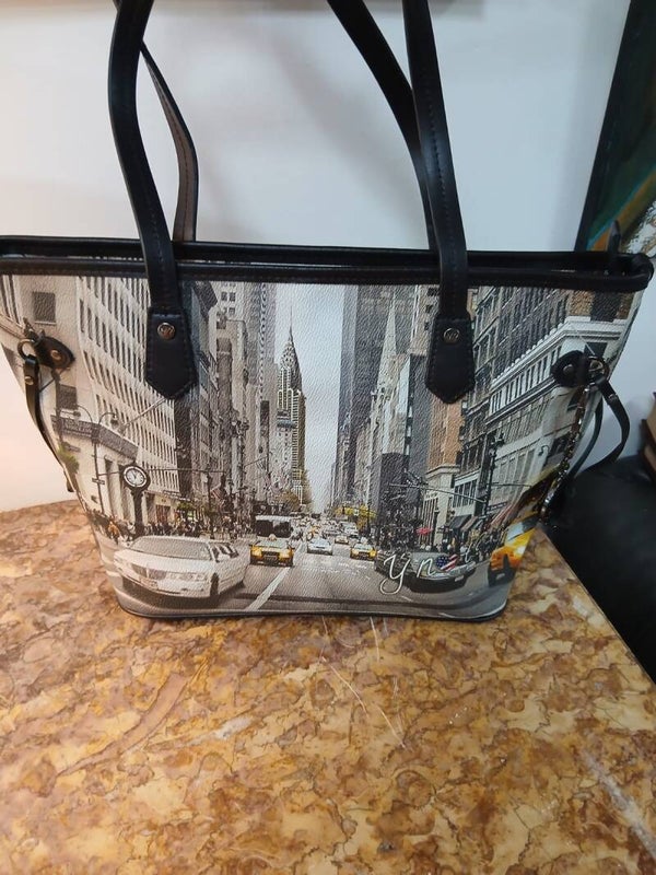 Borsa y not Londra articolo usato ma tenuto bene