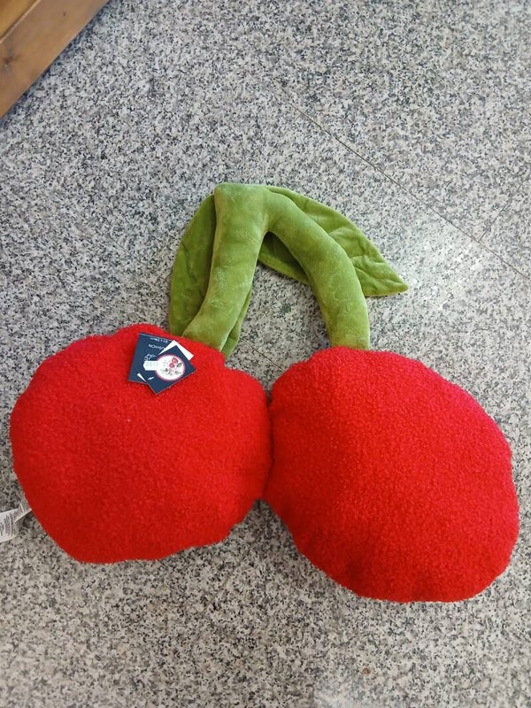 Cuscino ciliege nuovo con etichetta