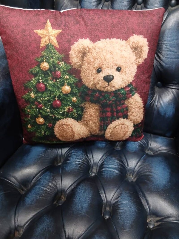 Cuscino Natalizio con orsetto e albero disegnato