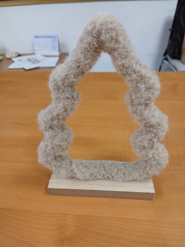 Decorazione albero grande in legno con feltro