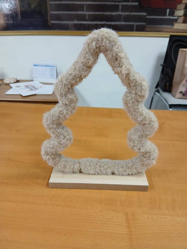 Decorazione albero piccolo in legno e feltro