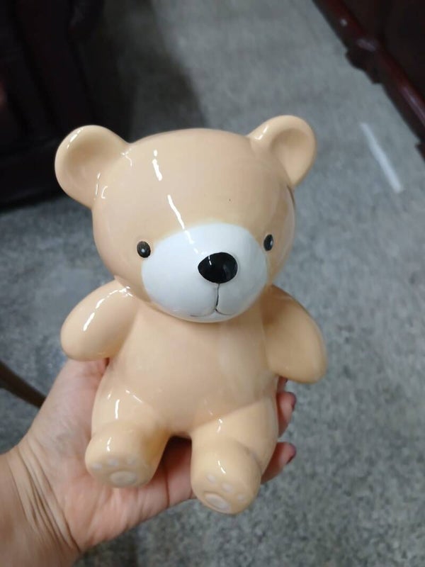 Salvadanaio a forma di orso